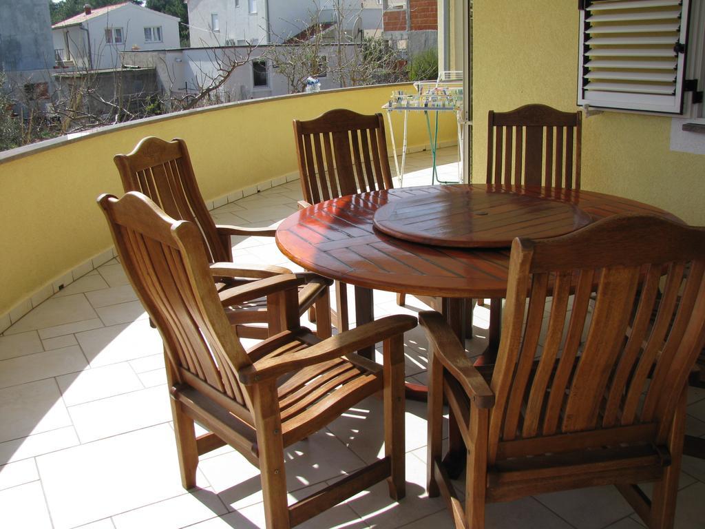 Apartment Megi Tribalj Cameră foto