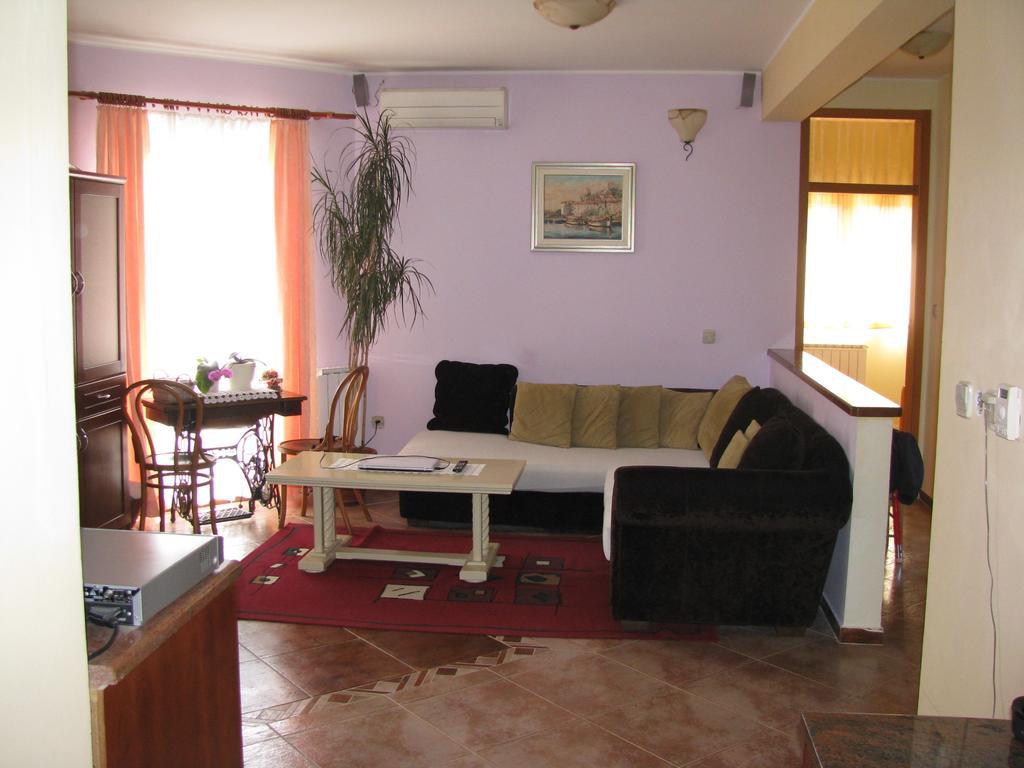 Apartment Megi Tribalj Cameră foto