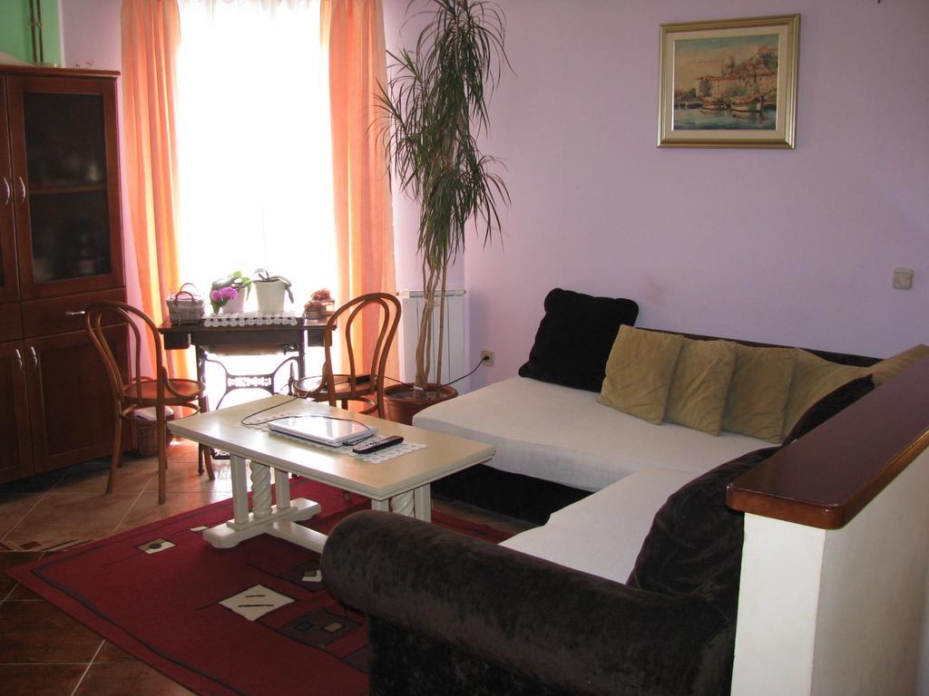 Apartment Megi Tribalj Cameră foto